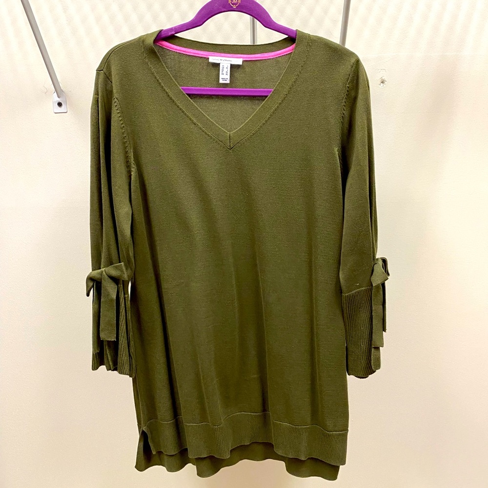 Isaac Mizrahi Live Sweater, Cold Shoulder Size L